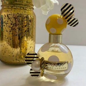 Marc Jacobs honey